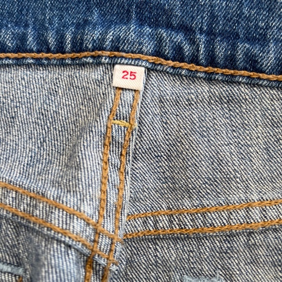 LEVI'S WEDGIE JEAN in Mid Blue - Picture 5 of 7